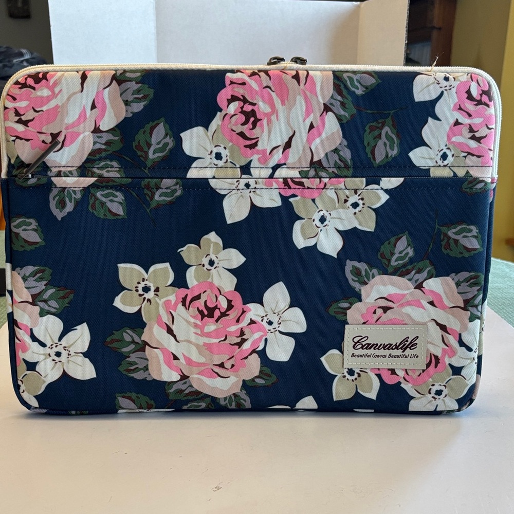 💕5/25💕Canvaslife Floral Laptop Sleeve NWOT 15” x 11”